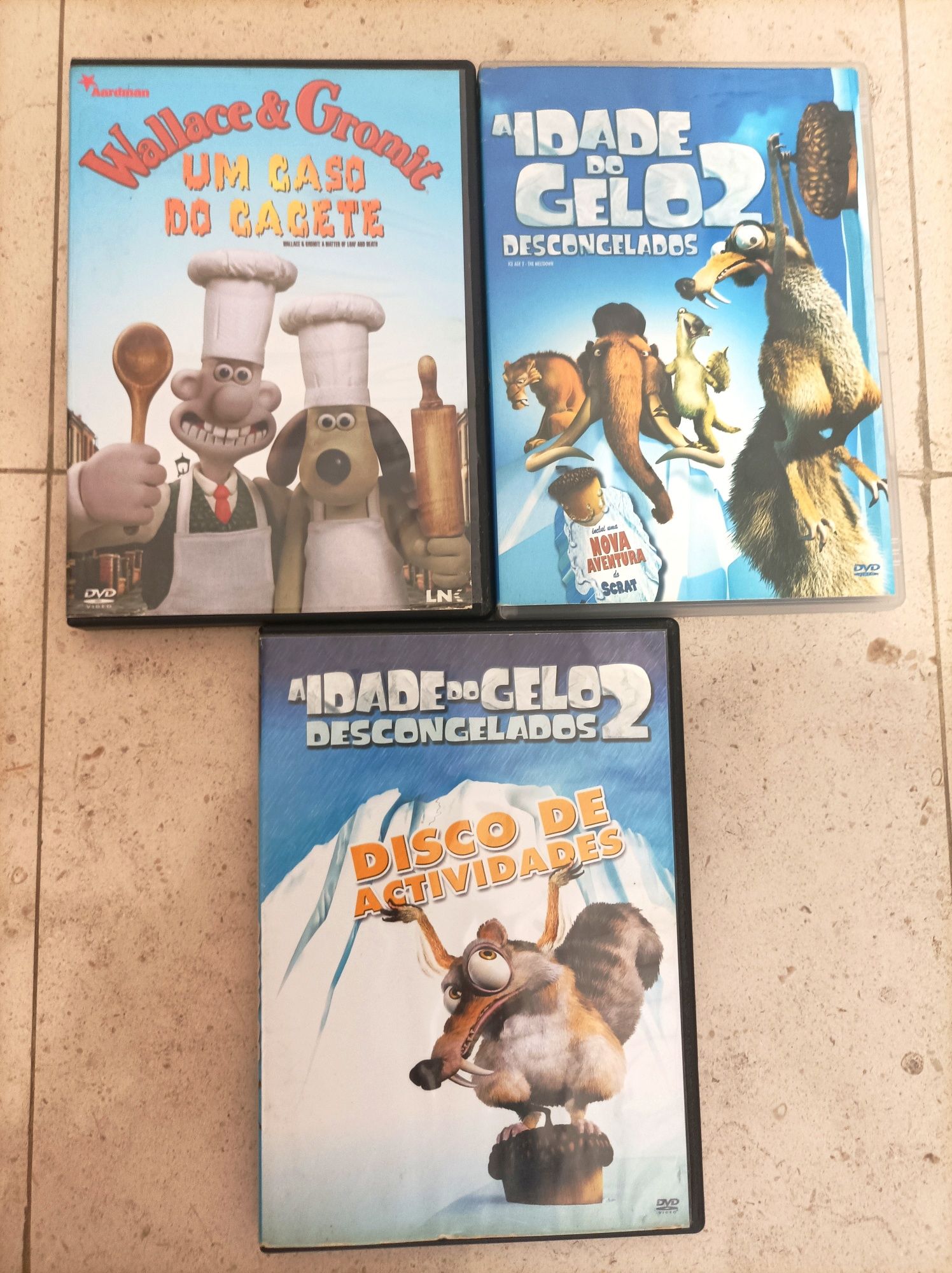 Lote de 7 DVDs de Animação (Looney Tunes, Simpsons)