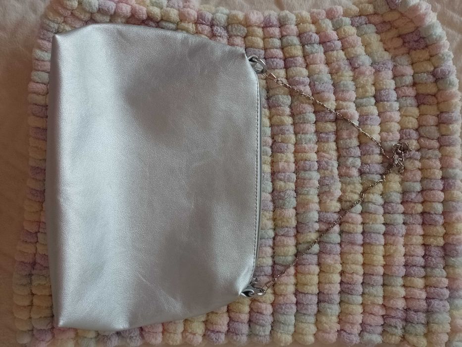 Srebrna torebka wieczorowa z Londynu, Top Vintage