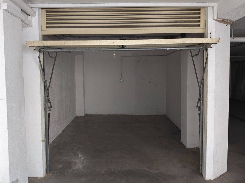 Garagem box individual Mem Martins