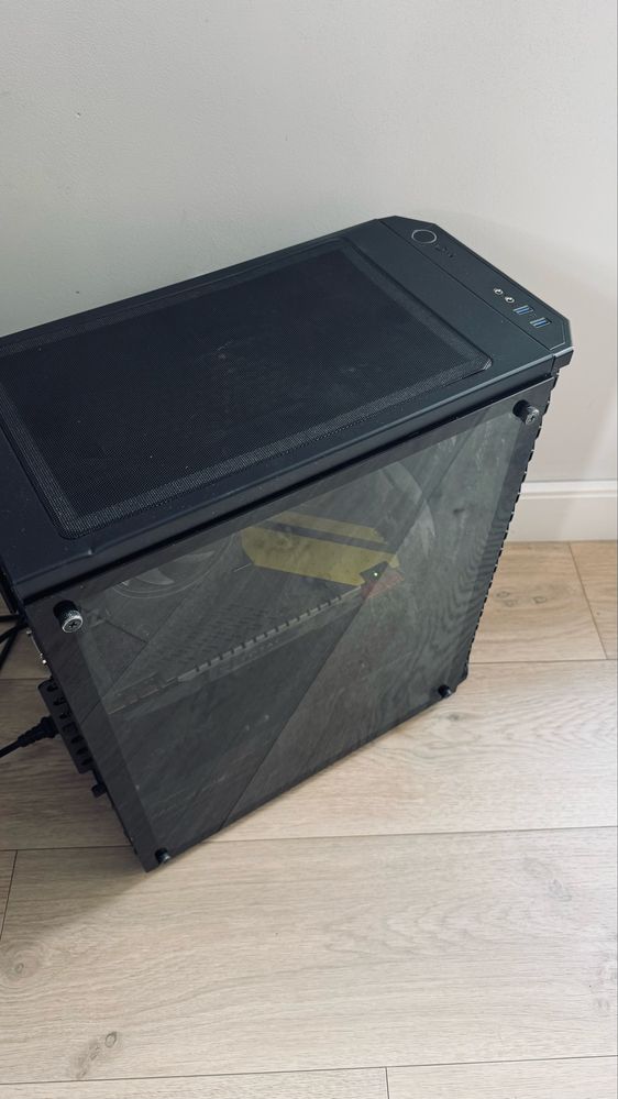 Komputer gamingowy PC AMD Ryzen 7 2700 8-core + GTX 1070 32 GB RGB