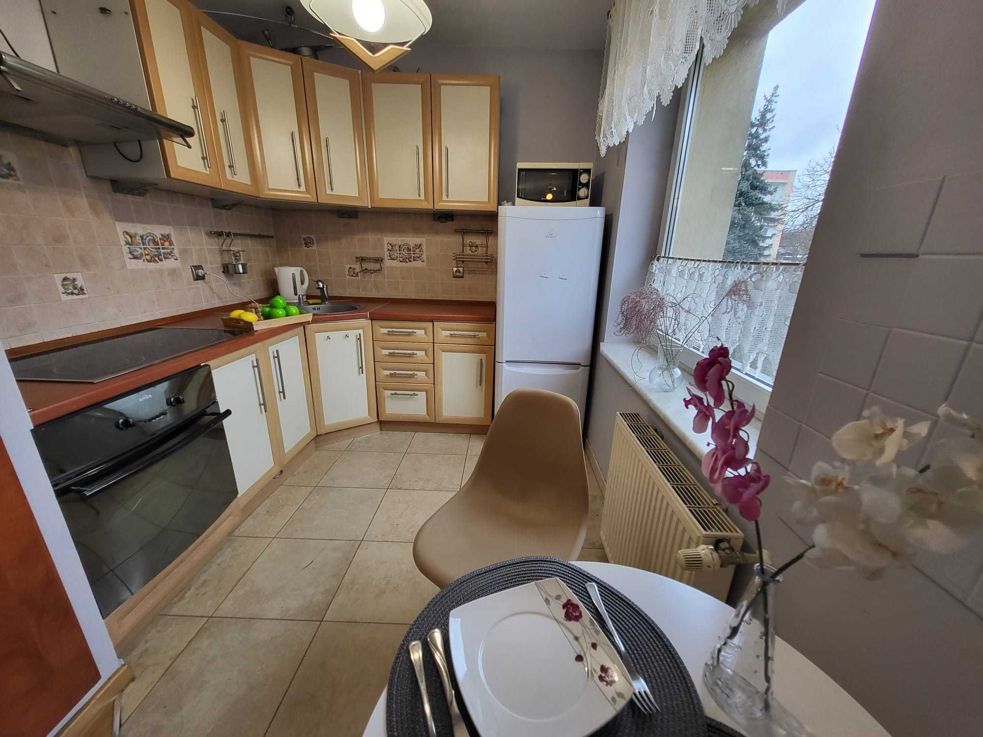 wynajmę mieszkanie 32m2 1pkł Śródmieście 1.600 zł klima, balkon, I p