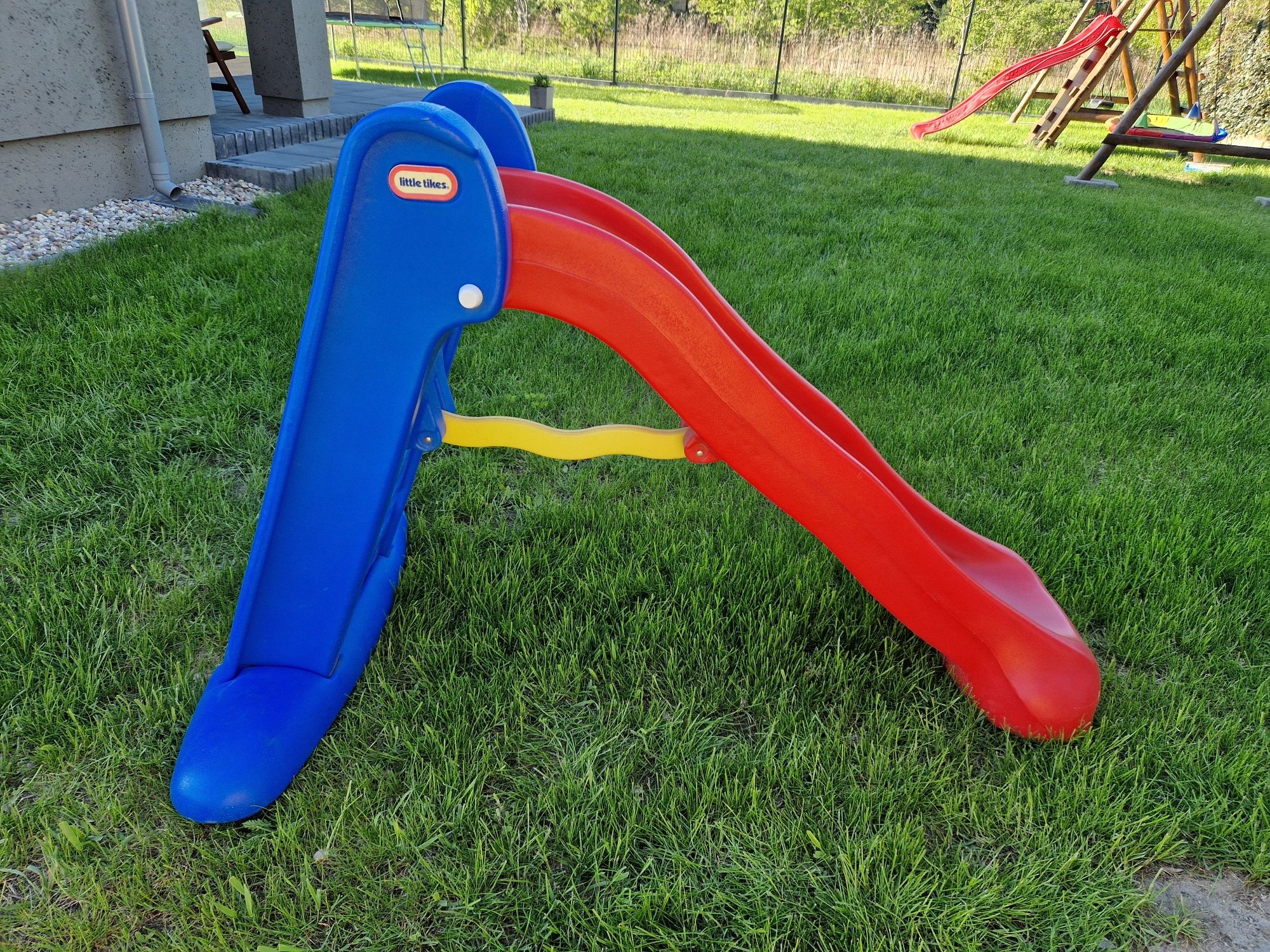 Zjeżdżalnia little tikes
