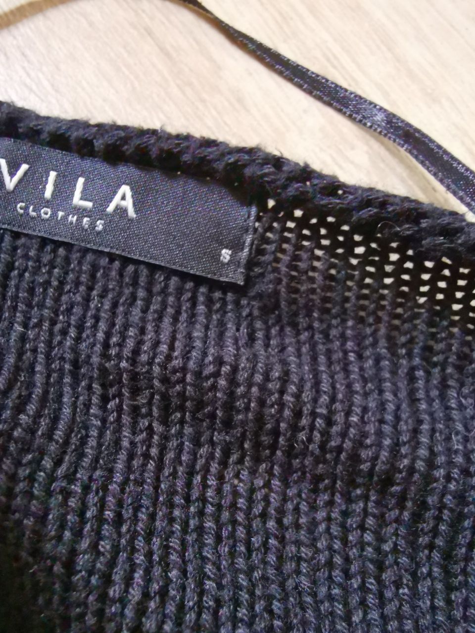 Luźny stylowy sweter Vila rozmiar 36 dekold V oversize