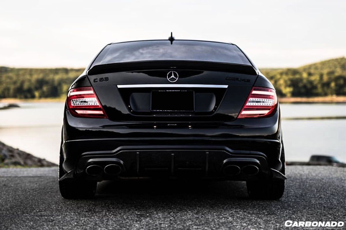 Mercedes W204 Tylny Dyfuzor Zderzaka Spoiler AMG LOOK Czarny Połysk
