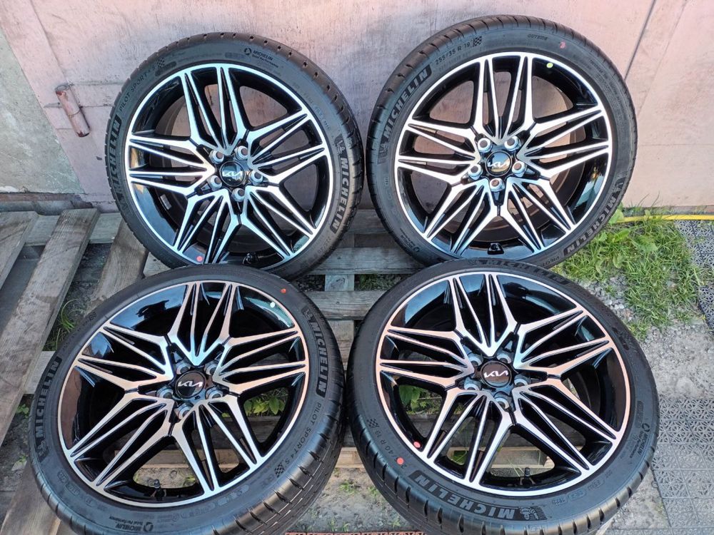 Диски r19 5 114.3 Kia stinger 2022рік 5x114,3