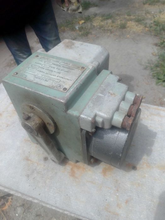 Исполнительный механизм МЭО 16/25-0.25.