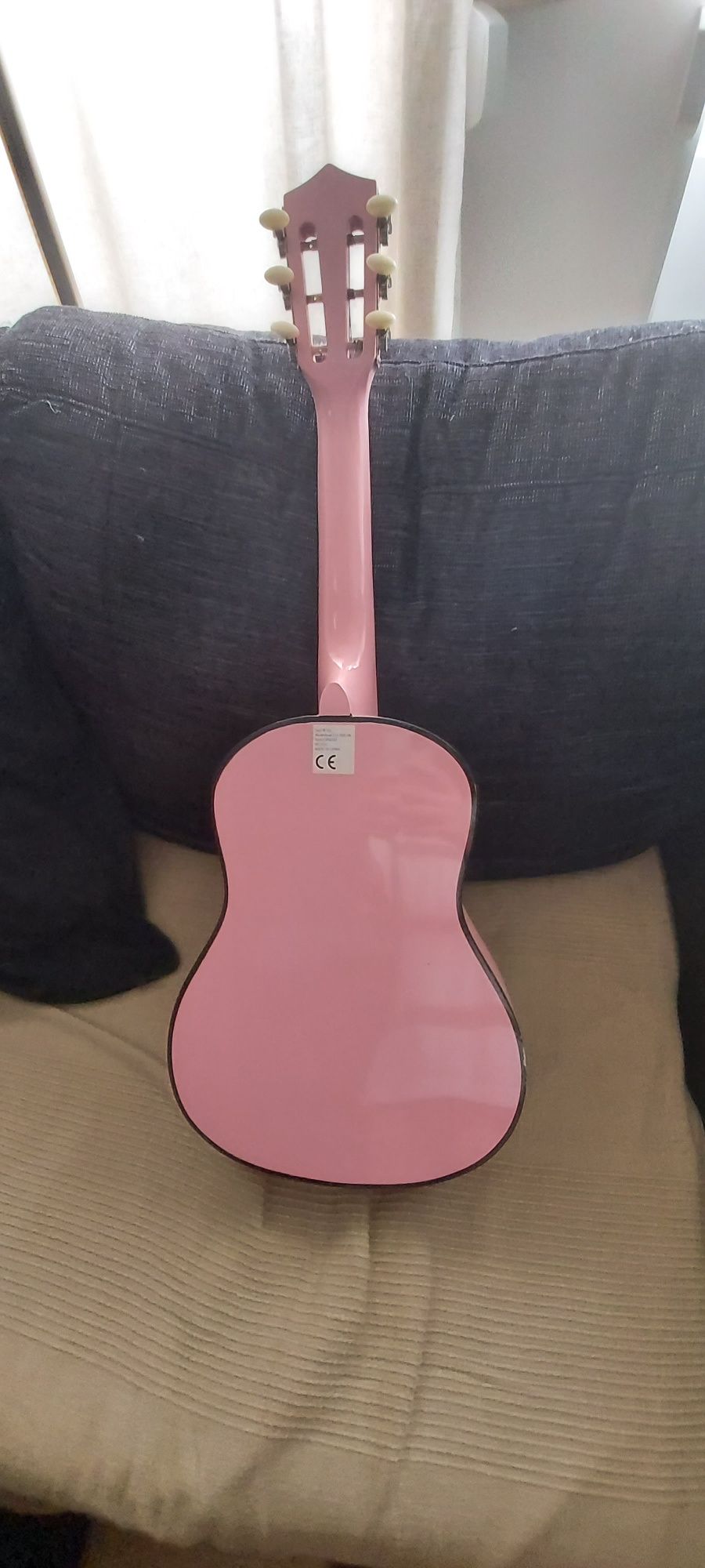 Guitarra menina pouco uso