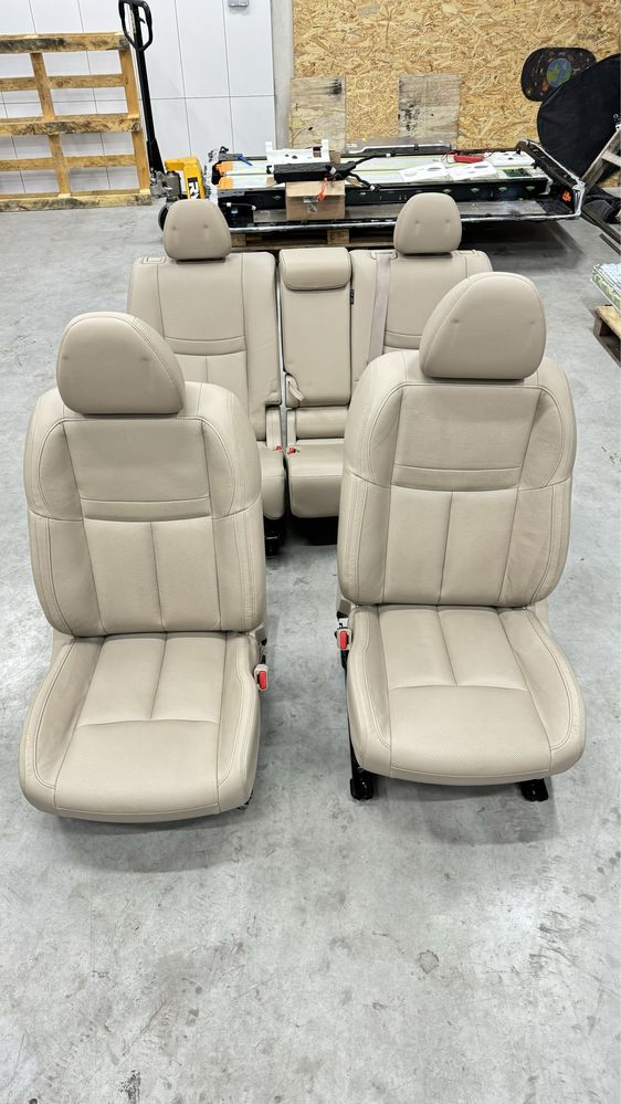Nissan Rogue 2014-2020 салон, Nissan x-trail t32 сидіння