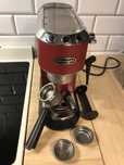 Ekspres do kawy kolbowy Delonghi vintage czerwony. Retro