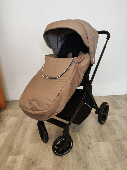 прогулянкова коляска Carrello Ultra
