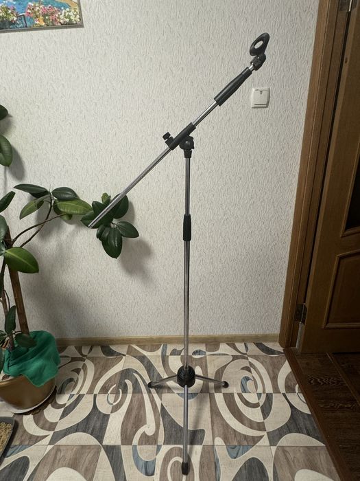 Стійка під мікрофон