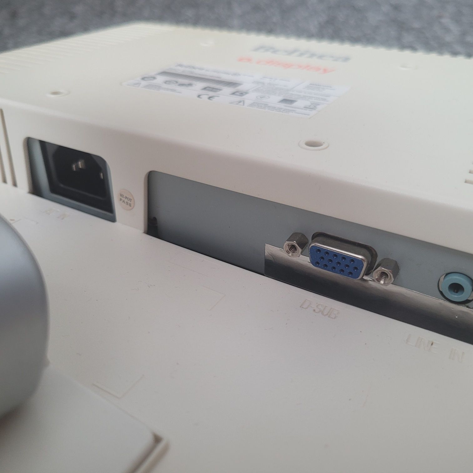 Monitor LCD belinea 19 cali