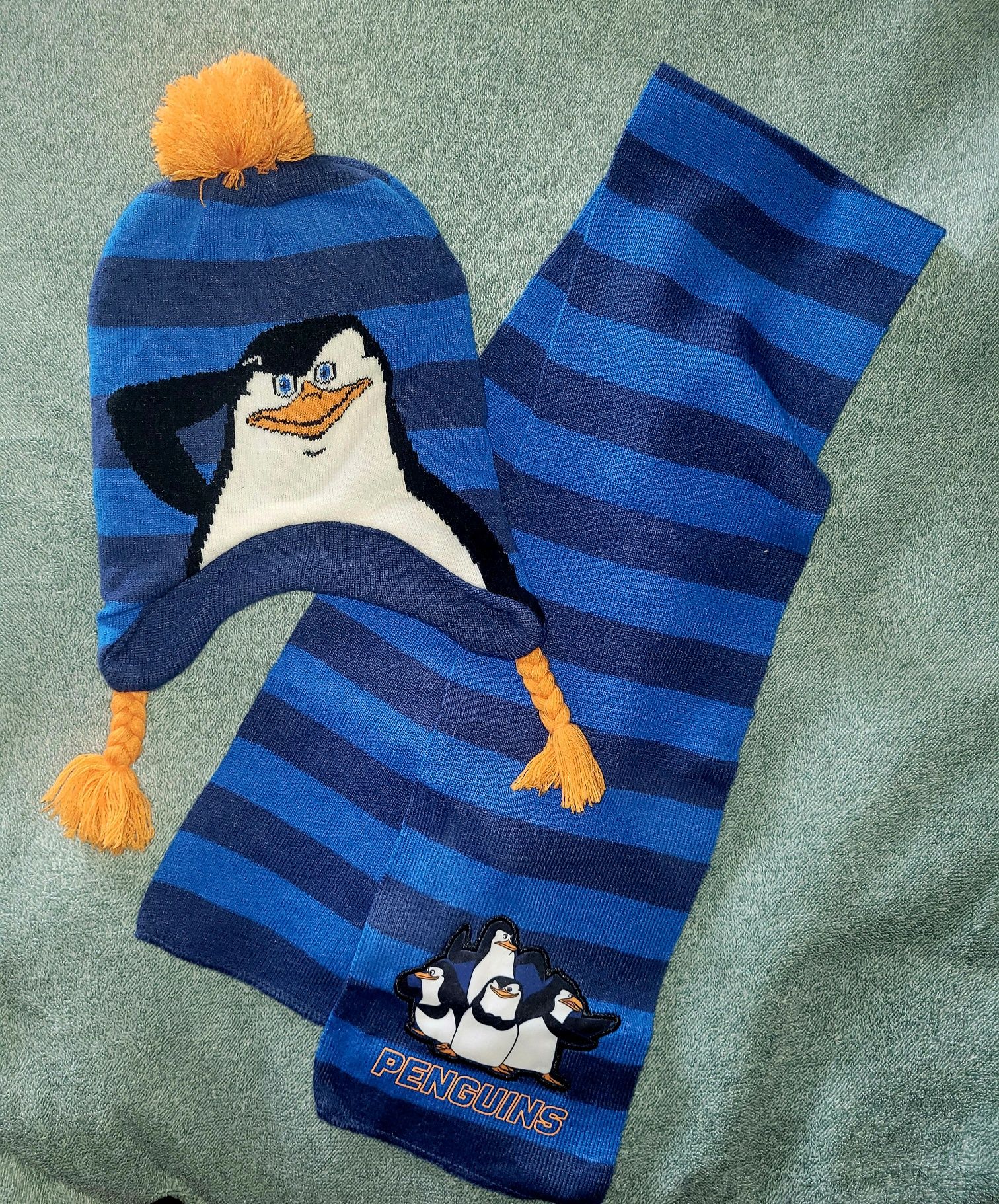 Pingwiny z Madagarskaru komplet czapka i szal 3-6 lat