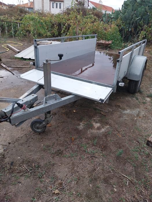 Reboque 1300kg C/Matricula própria