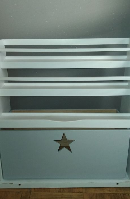 Biblioteczka dziecięca