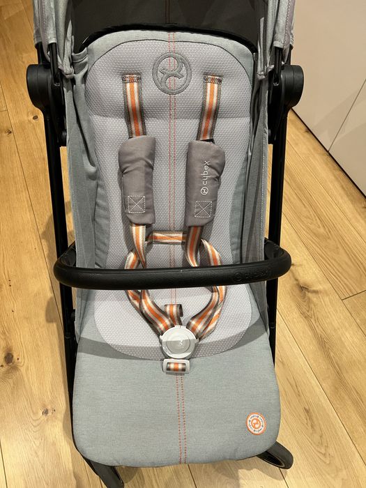 Cyber Beezy B wózek spacerowy Lava Grey/Mid Grey