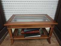 Mesa de centro com vidro