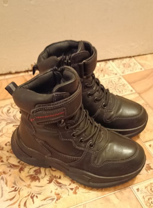 Зимові сапоги на хлопчика.