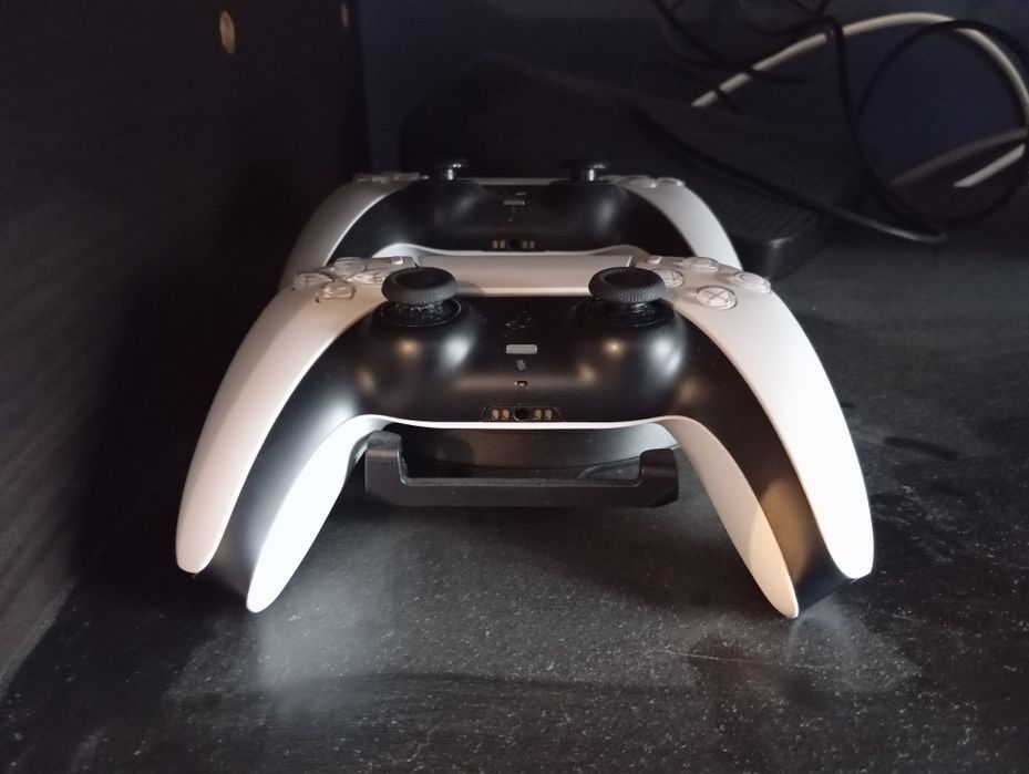 Konsola PlayStation 5, ps5 + pad, stan bardzo dobry+