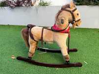 Cavalo de balanço para crianças