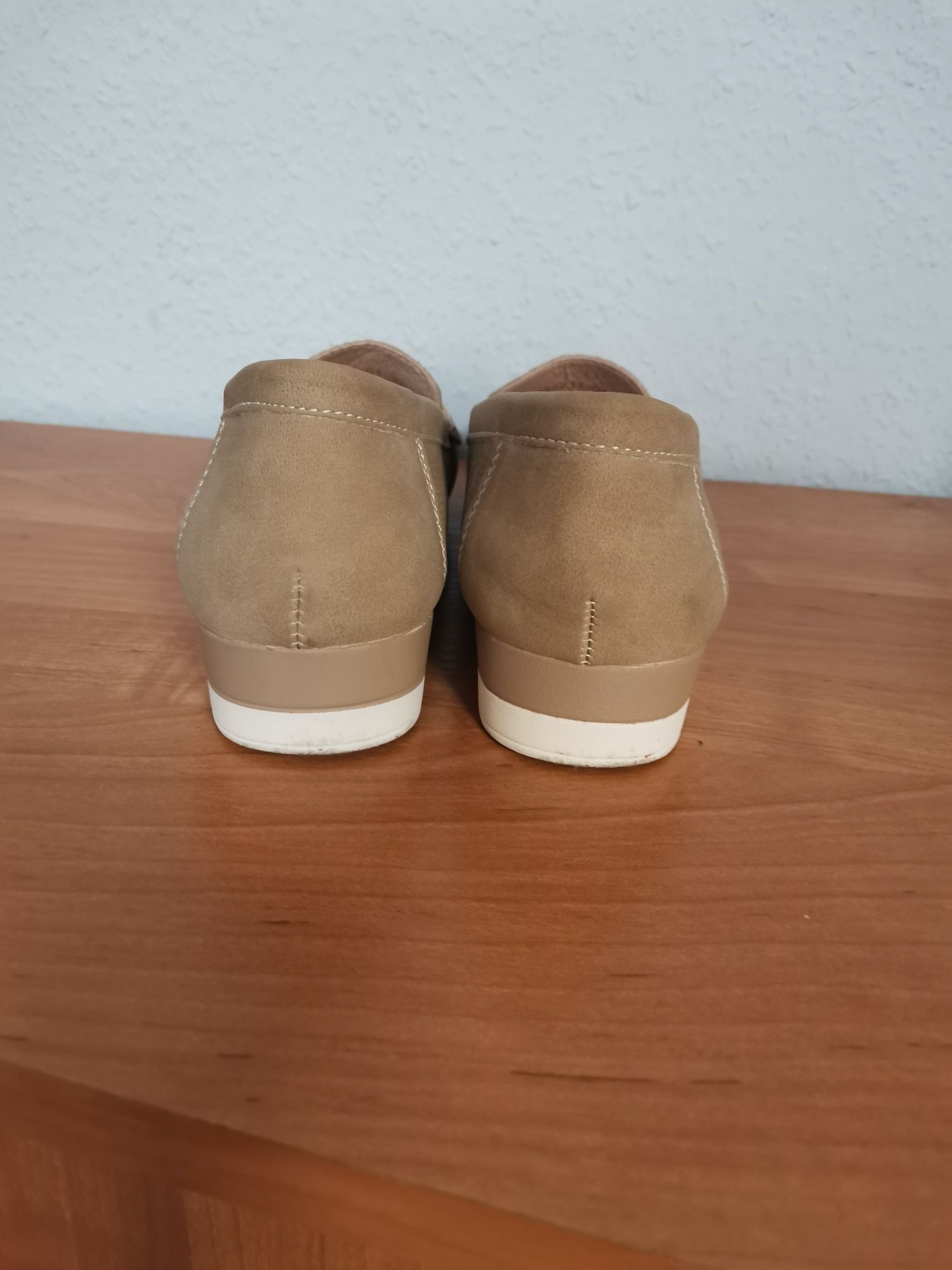 Buty beżowe roz 39