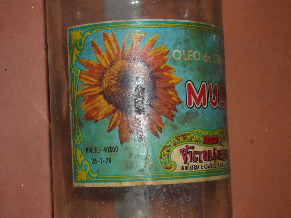 Conjunto garrafas vidro antigas litro forma original - oleo Mucai