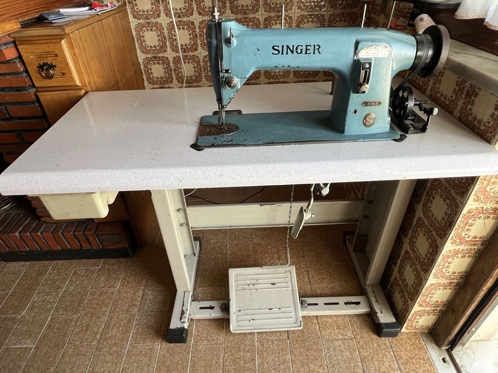 Maquina de costura Singer de estofador