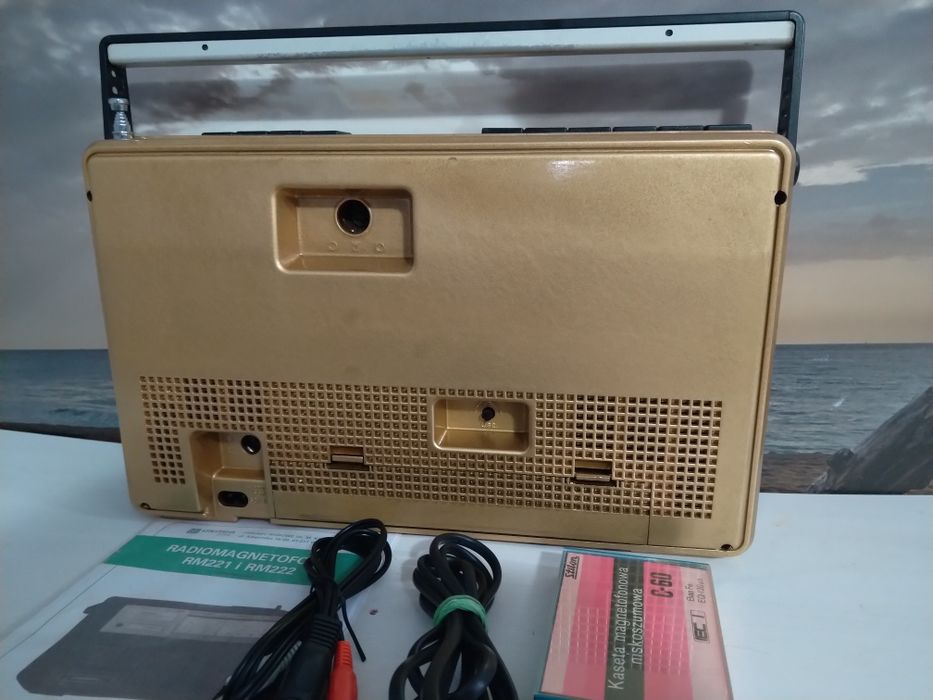 Radiomagnetofon UNITRA Kasprzak RM 222 odrestaurowany.