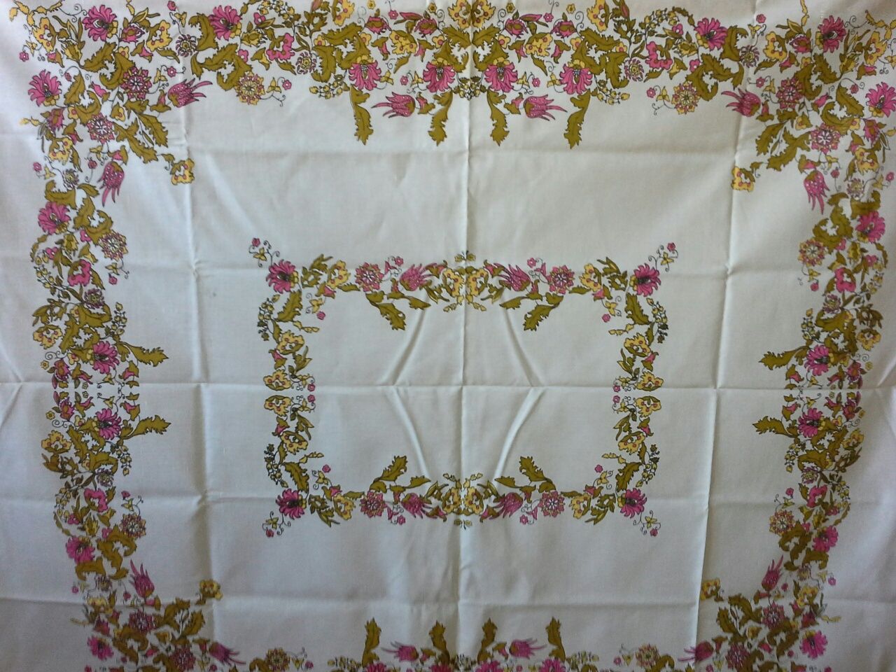Новая льняная 1,46×1,62м скатерть