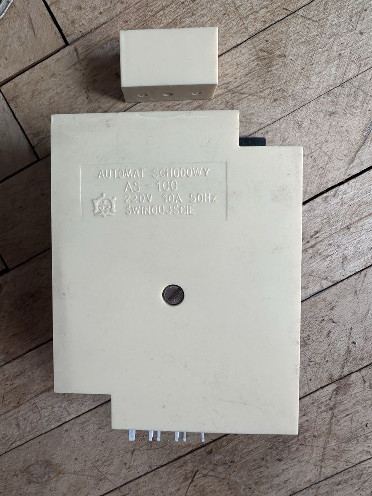 Nowy automat schodowy AS-100 z 1982 r. – oryginał, nieużywany, PRL