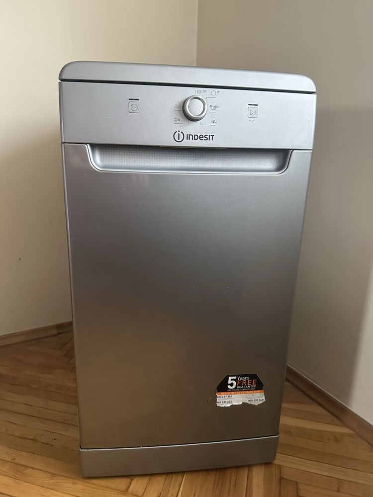 Zmywarka Indesit DSCFE 1B10 S RU 45 cmSrebrna Wolnostojąca