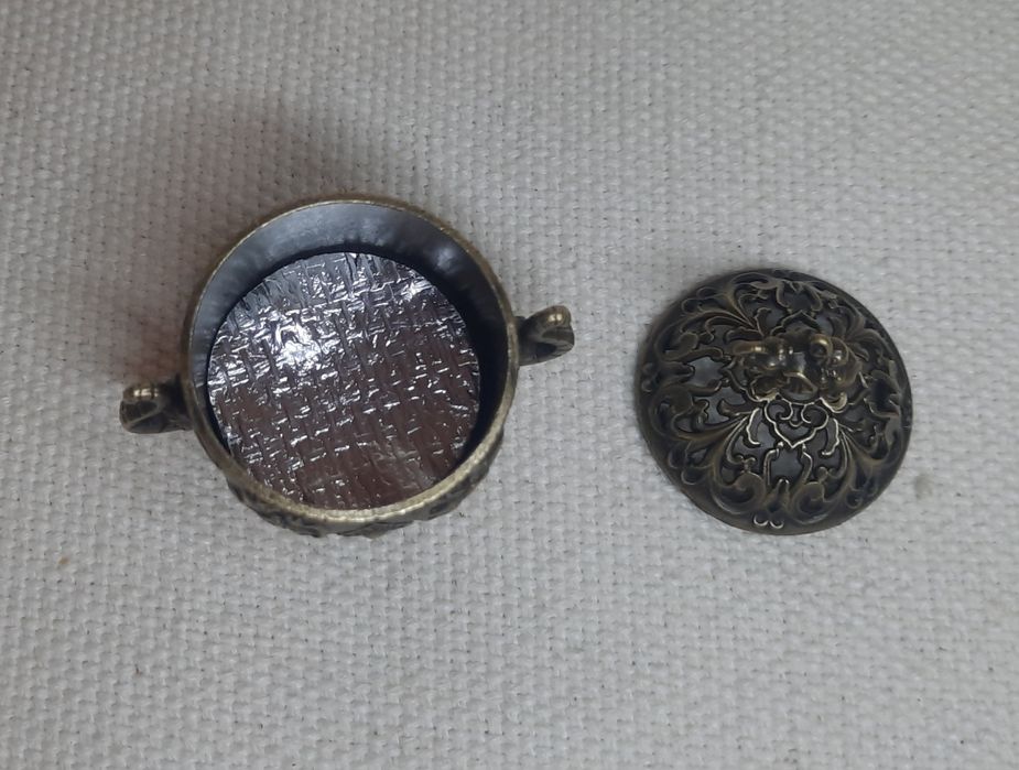 Defumador em bronze antigo