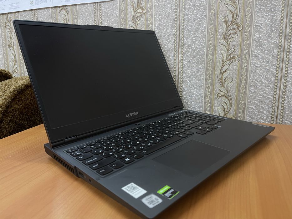 Ігровий ноутбук LENOVO Legion 5