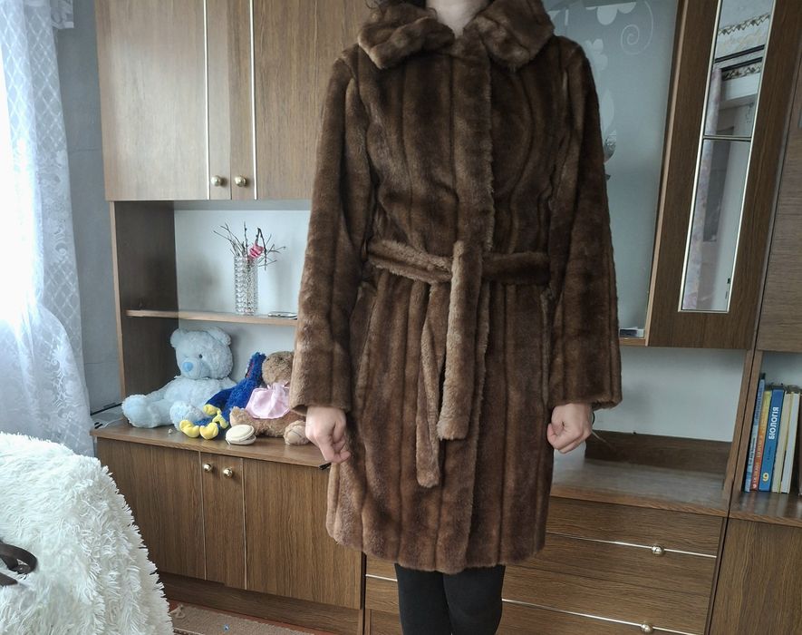 Дівчата красива шуба С М