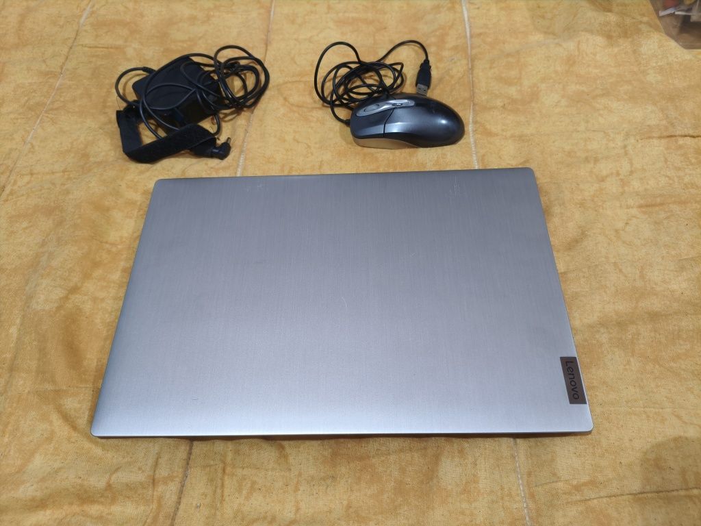 Lenovo ideapad 3
