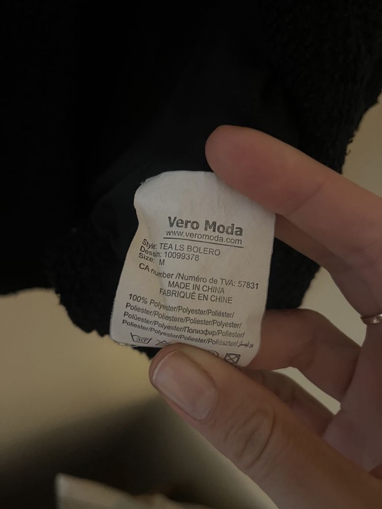 Czarne bolerko Vero Moda M