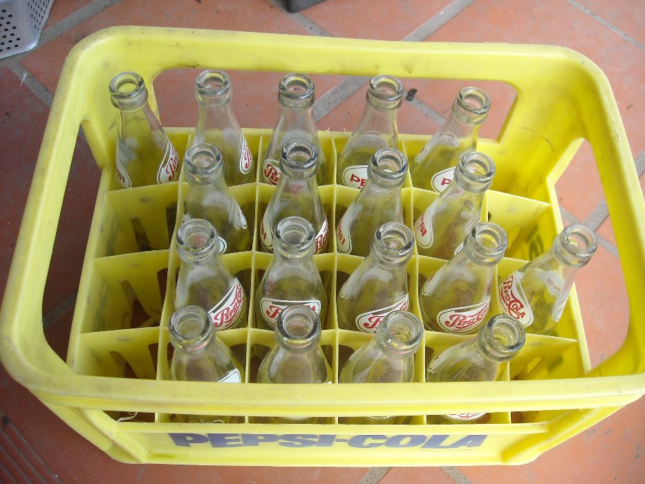 Garrafas antigas vintage Pepsi Cola 20cl com grade original