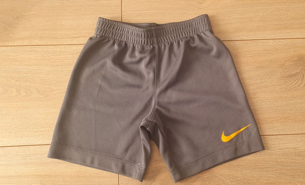 Spodenki piłkarskie Nike 98-104