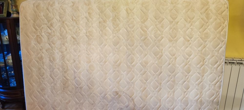 Colchão bastante usado