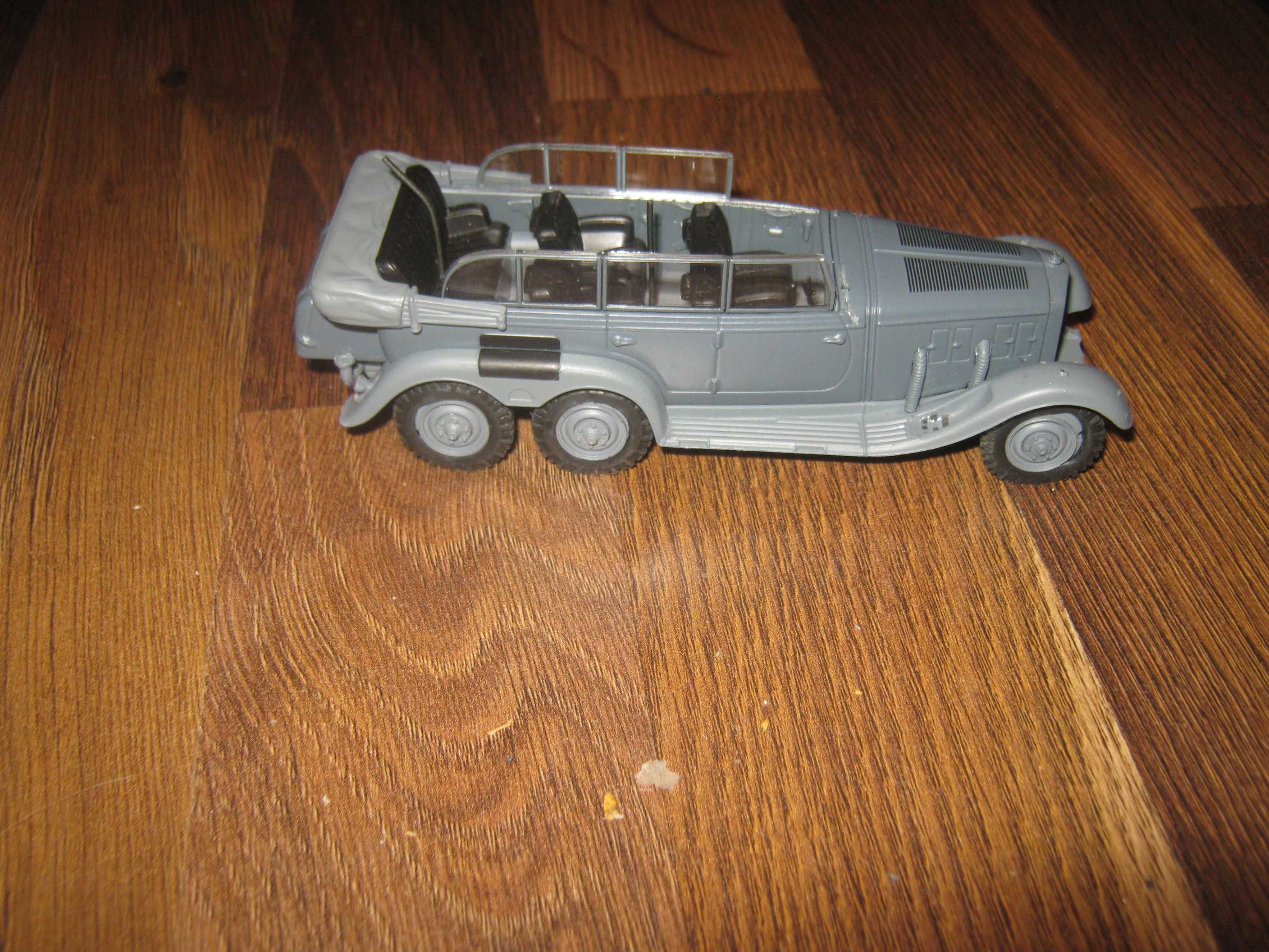 Машинка Mercedes G4, 1:43.