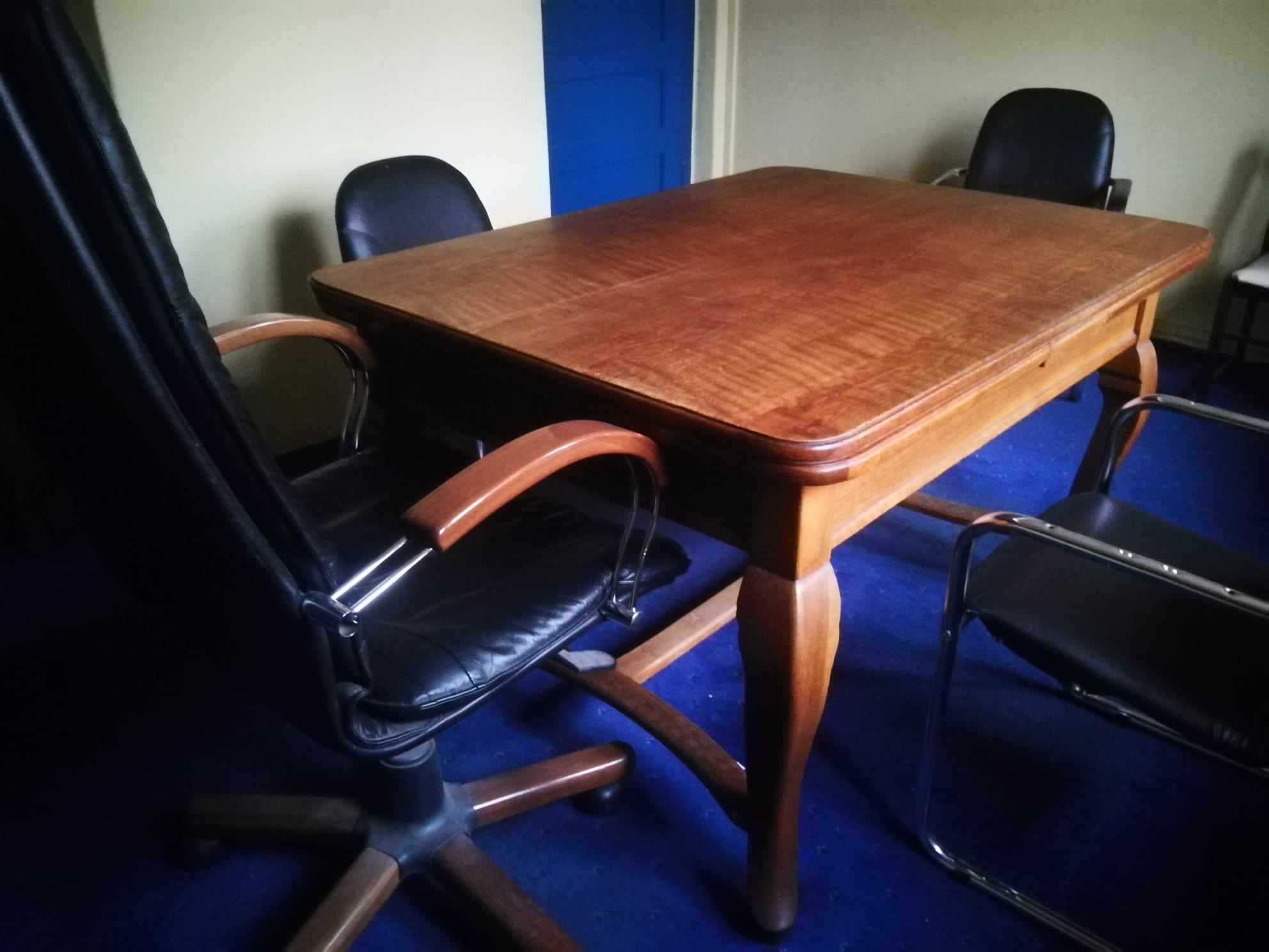 Stół drewniany w stylu Biedermeier