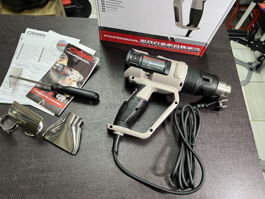 Строительный фен CROWN CT19024K С дисплеем + насадки 2000 Вт