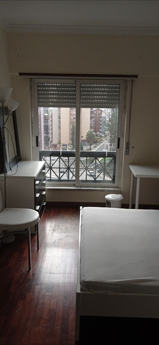 Quarto para arrendar