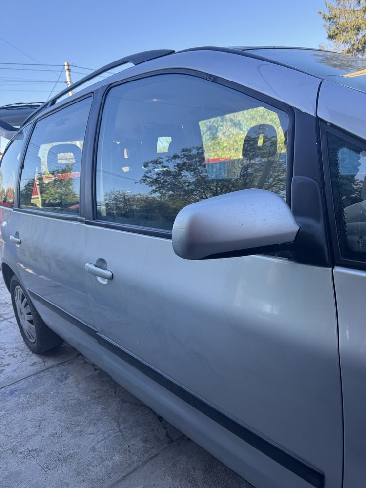 Продам SEAT Alhambra 2004