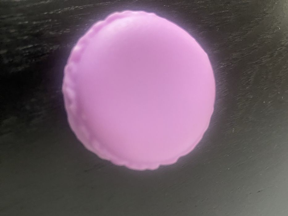 Brincos par prateado com brilhamtes e perola  anti alergicos