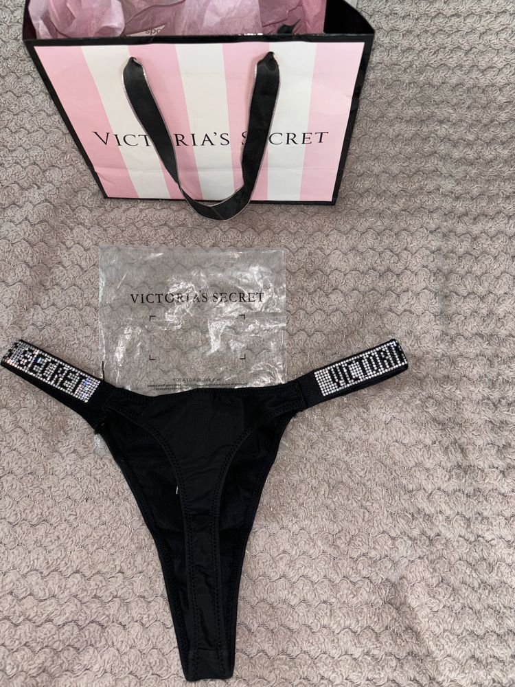 Majtki stringi Victoria’s Secret z kryształkami