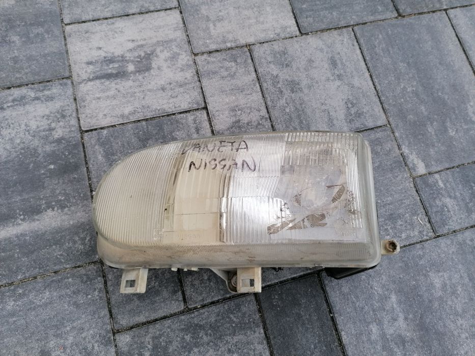 Lampa reflektor reflektor lewy przód Nissan Vanette