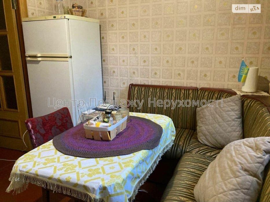 продам 2-кімнатну на Троєщині ІВ