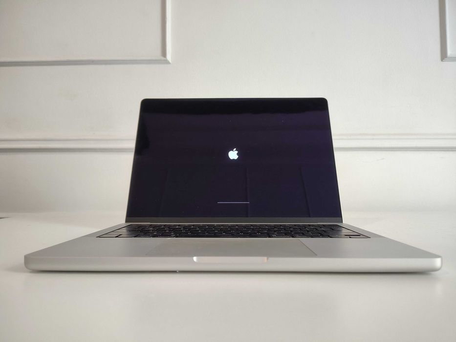 Apple MacBook Pro 14, 16/512GB, Excellent Condition, 105 Cycle Count