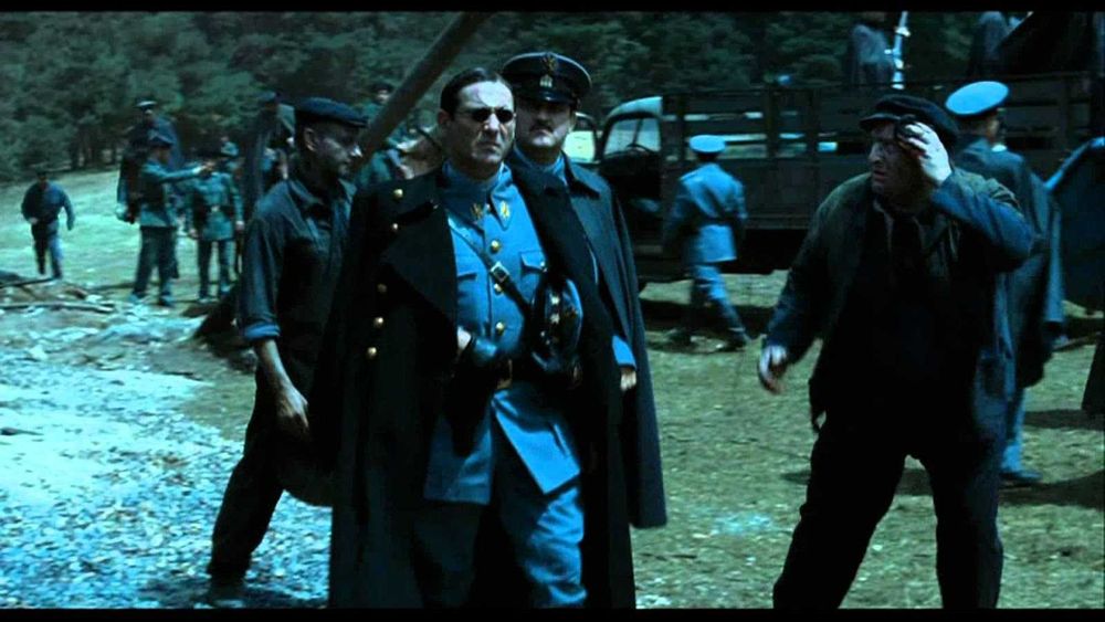 O LABIRINTO DO FAUNO (Guillermo del Toro)